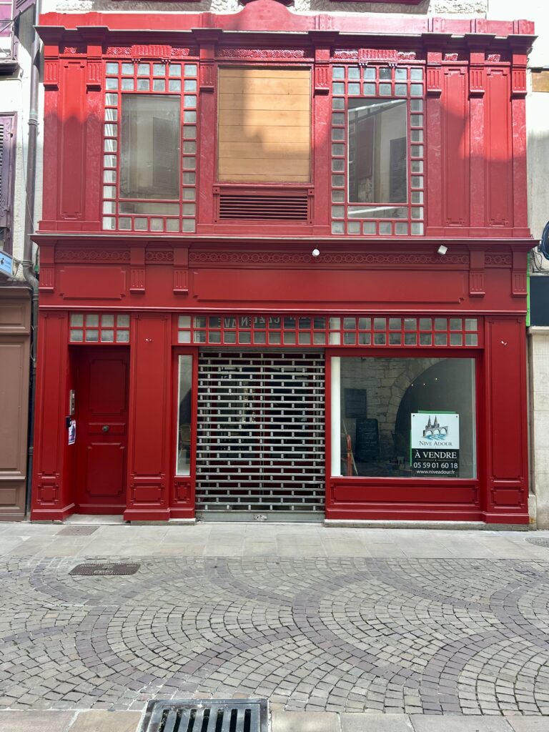 À VENDRE – PAS-DE-PORTE – EMPLACEMENT N°1 AU CŒUR DE BAYONNE - photo 1
